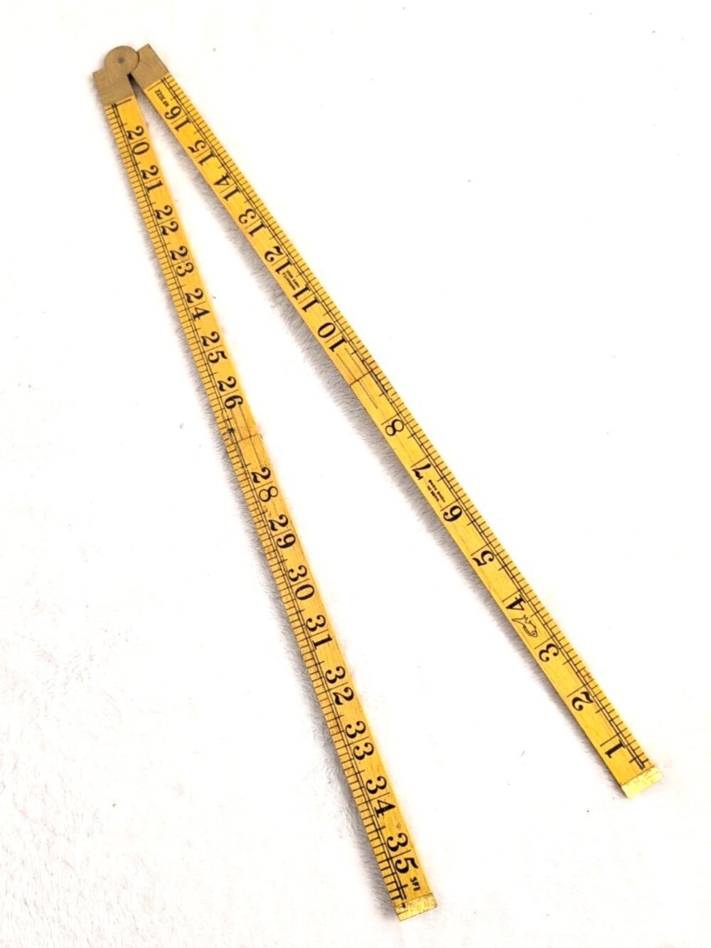 Vintage Folding Hardwood/Brass Yard Stick Ruler 3' / 36" 4 Joints Hong Kong GUC